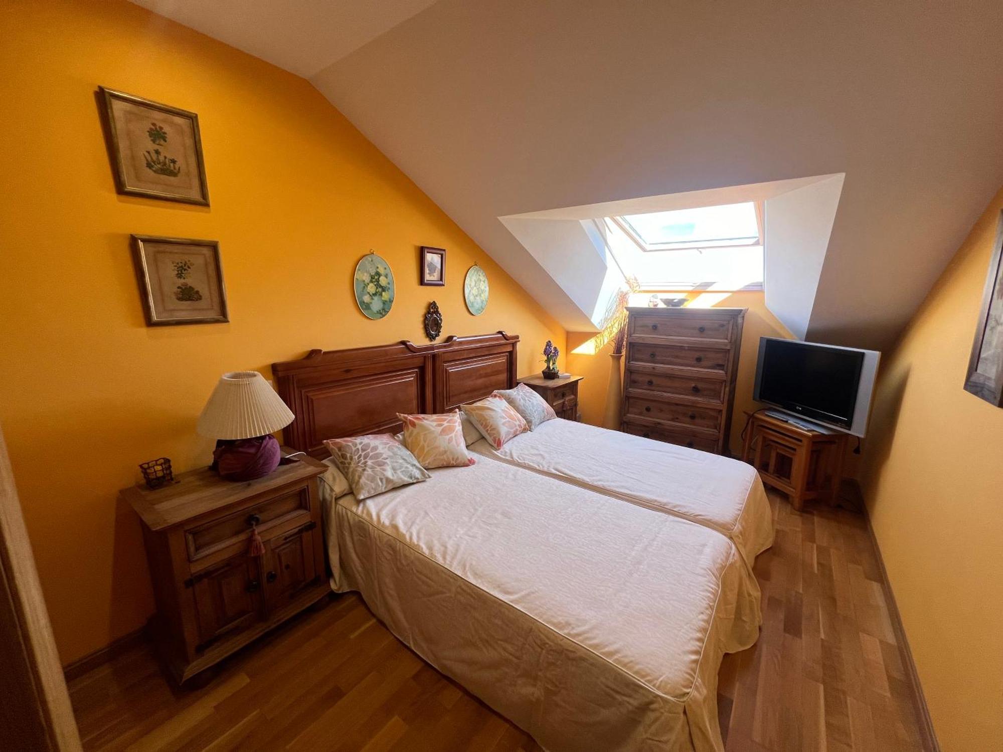 Atractivo Atico 2 Habitaciones Villaviciosa  Kültér fotó
