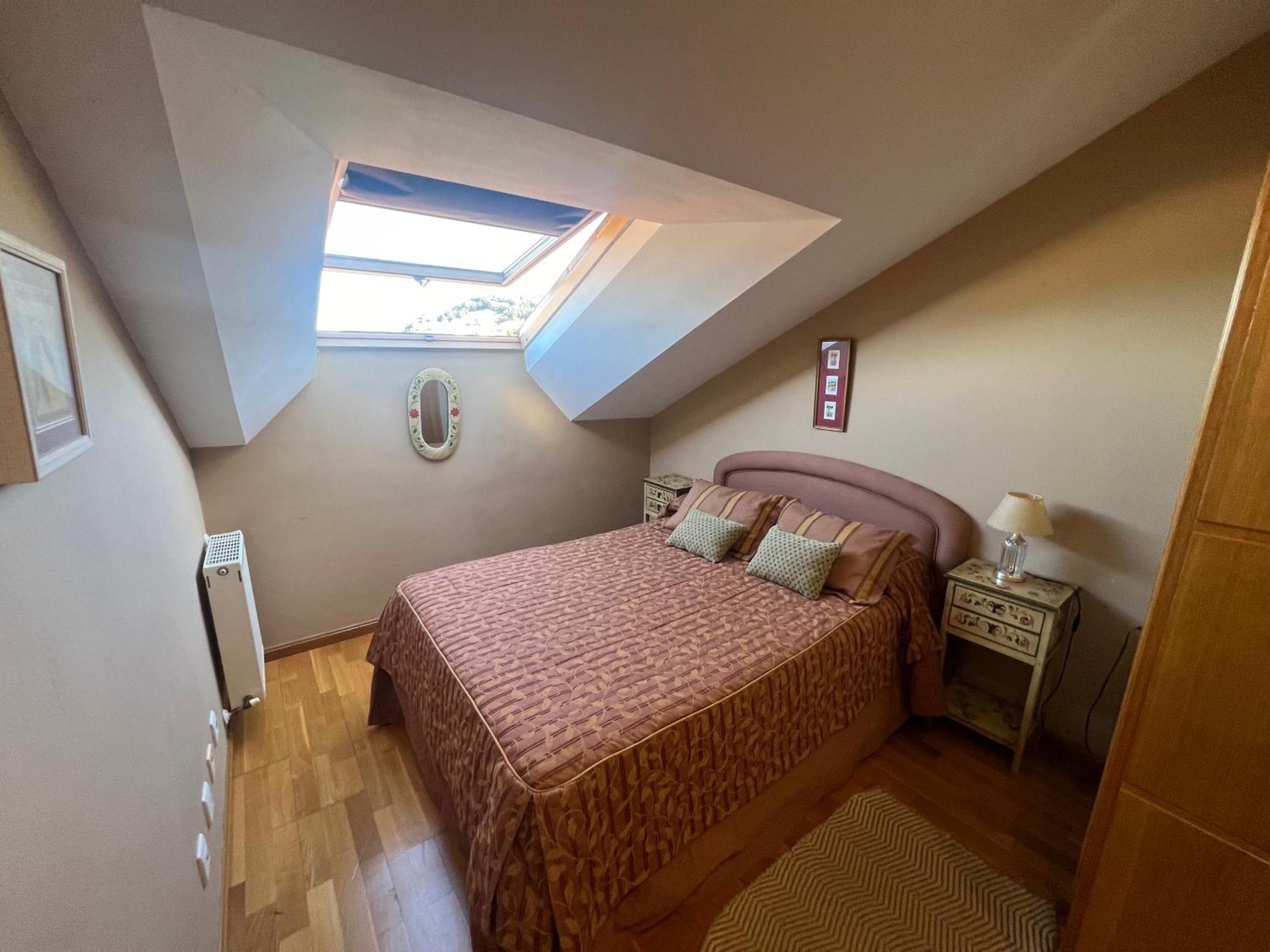 Atractivo Atico 2 Habitaciones Villaviciosa  Kültér fotó